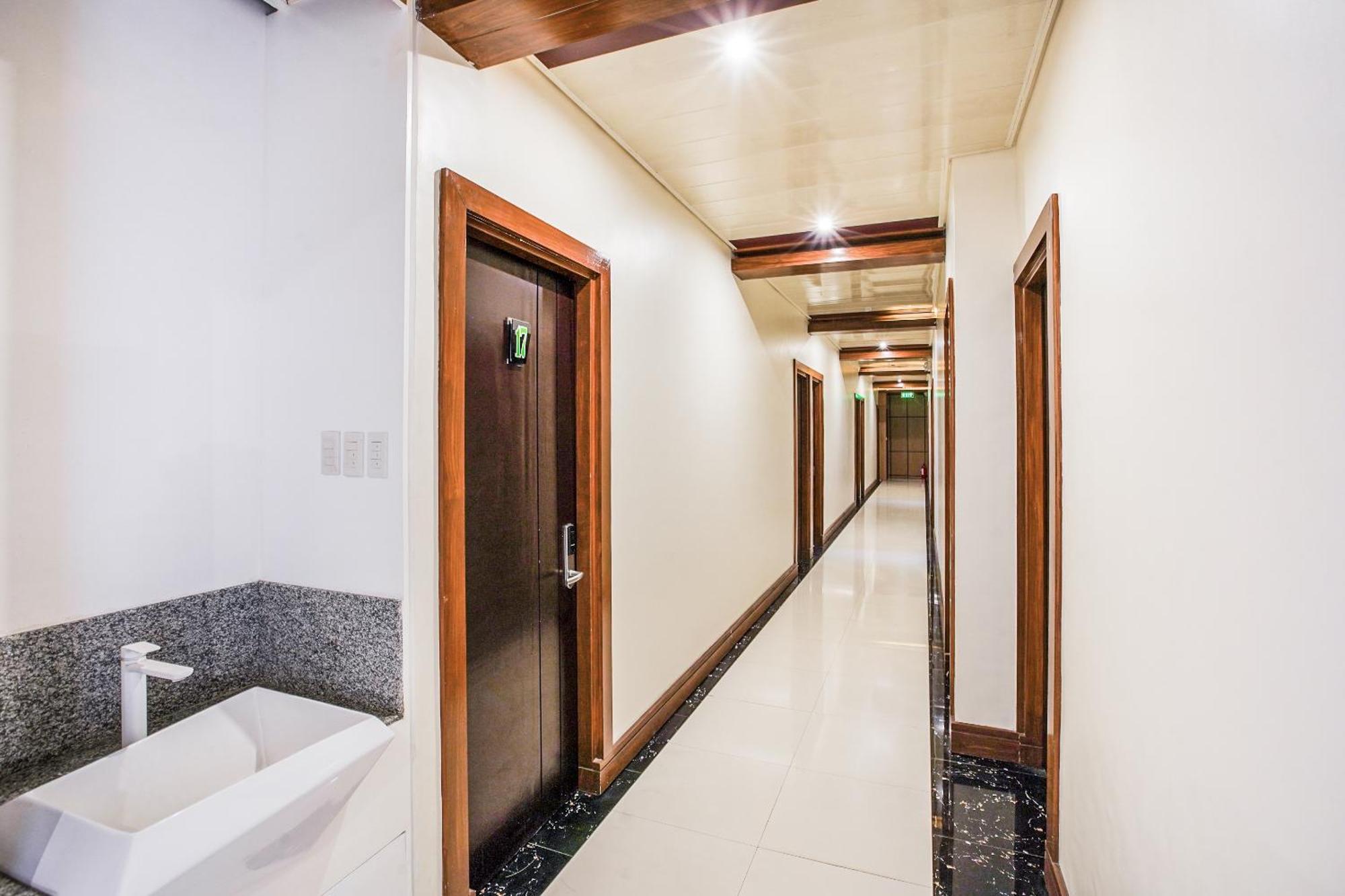 Oyo 489 Casa Mia Hotel Suites General Santos City Екстериор снимка