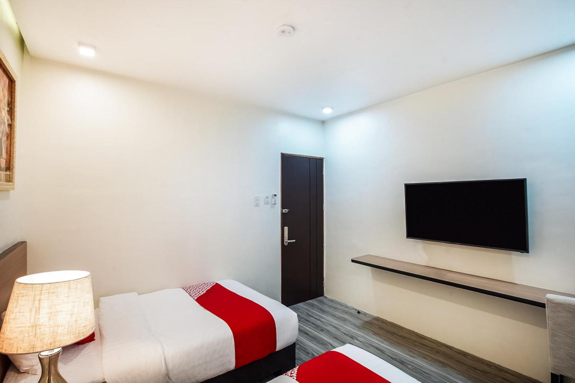 Oyo 489 Casa Mia Hotel Suites General Santos City Екстериор снимка